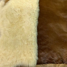 Load image into Gallery viewer, Avikailis / Sheepskin