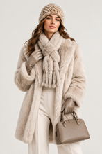 Load image into Gallery viewer, Vilniaus Kailiai DR1082 Rinkinys gift set featuring cozy accessories, displayed in a visually appealing arrangement.