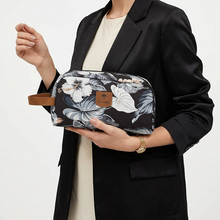 Įkelti nuotrauką į galerijos peržiūros programą, Vilniaus Kailiai cosmetic bag Mod. DS-ASL-7811 with zipper and fabric exterior for makeup and toiletries storage