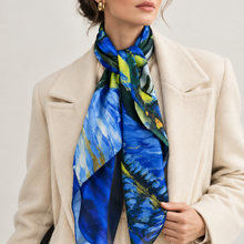 Load image into Gallery viewer, Vilniaus Kailiai scarf, Mod. #DR1094 RINKINYS, featuring soft fabric and stylish design, displayed on a neutral background.