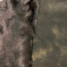 Load image into Gallery viewer, Avikailis / Sheepskin