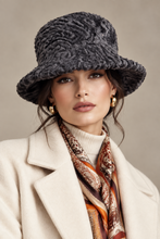 Load image into Gallery viewer, Vilniaus Kailiai Mod. K026203XX hat, stylish wool hat with a cozy design, shown in a close-up image.
