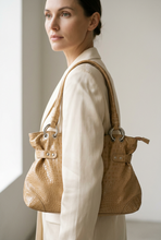 Įkelti nuotrauką į galerijos peržiūros programą, Vilniaus Kailiai Mod. 7-243 handbag featuring soft leather in a classic style with sleek handles and detailed stitching.