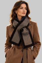 Įkelti nuotrauką į galerijos peržiūros programą, Vilniaus Kailiai Mod. 08681xxx scarf featuring soft, woven fabric with intricate pattern in neutral tones.