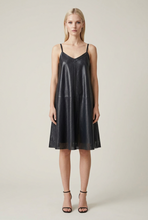 Load image into Gallery viewer, Vilniaus Kailiai Mod. 09825xxx dress, stylish and elegant, shown in a full-length image with intricate fabric details and a modern design.