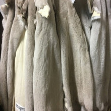Load image into Gallery viewer, Audinės kailis / Mink skins