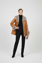 Load image into Gallery viewer, Vilniaus Kailiai Mod. 08690xx1 jacket in a neutral color, shown with a front view and detailed fabric texture.
