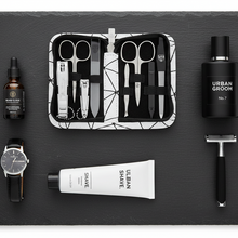 Įkelti nuotrauką į galerijos peržiūros programą, Vilniaus Kailiai Odinis manikiūro rinkinys vyrams ir moterims, elegantus gift set with grooming tools in a sleek case.
