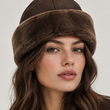 Įkelti nuotrauką į galerijos peržiūros programą, Vilniaus Kailiai Mod. K08642X hat featuring a stylish design and comfortable fit, shown in a close-up image.
