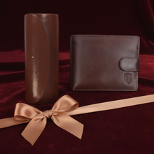 Įkelti nuotrauką į galerijos peržiūros programą, Vilniaus Kailiai Odinis vyriška piniginė ir akinių dėklas gift set, leather accessories for men, stylish and durable design
