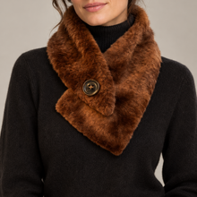 Įkelti nuotrauką į galerijos peržiūros programą, Vilniaus Kailiai Mod. 08680XXX scarf in soft fabric with intricate pattern, displayed flat with fringed edges.
